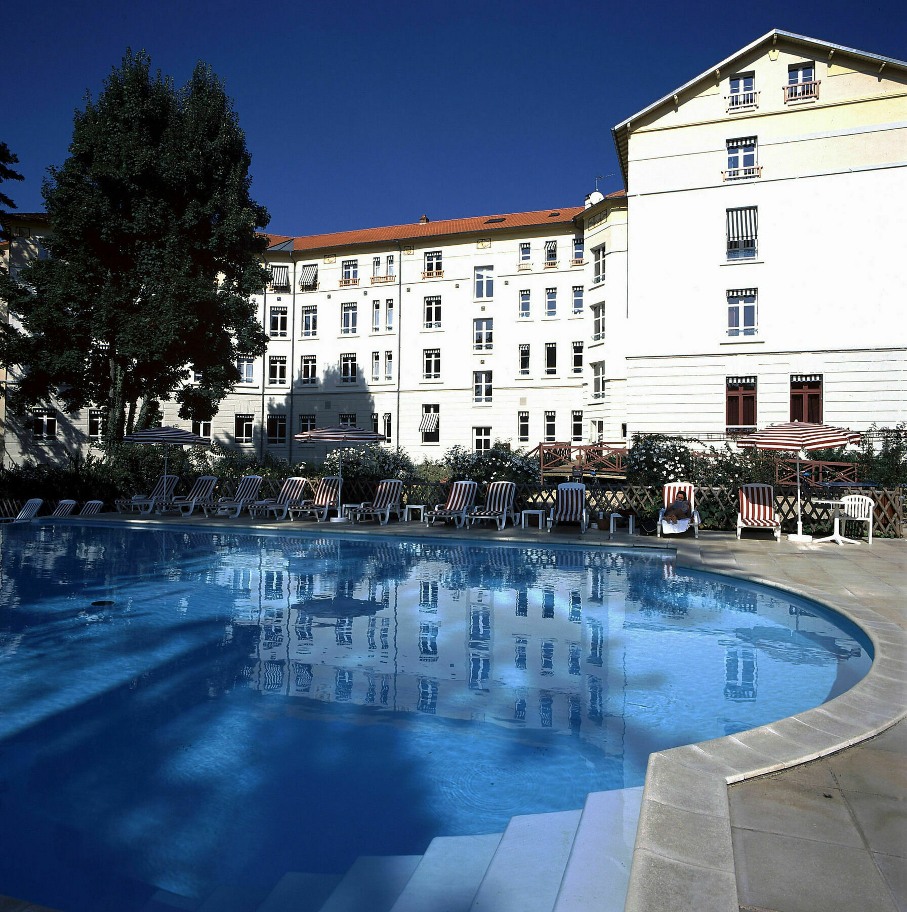 Logis Les Loges Du Parc Hotel La Roche-Posay Bagian luar foto